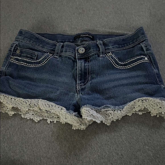 Jordache Blue Jean Shorts with White Lace Trim - Picture 1 of 3